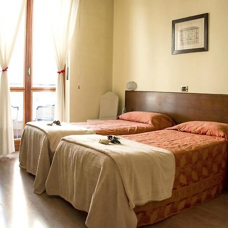 Domus Hotel アレッサンドリア エクステリア 写真