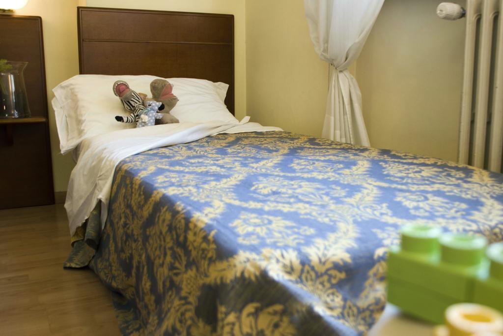 Domus Hotel アレッサンドリア エクステリア 写真