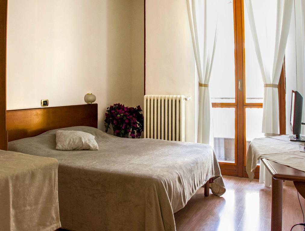 Domus Hotel アレッサンドリア エクステリア 写真